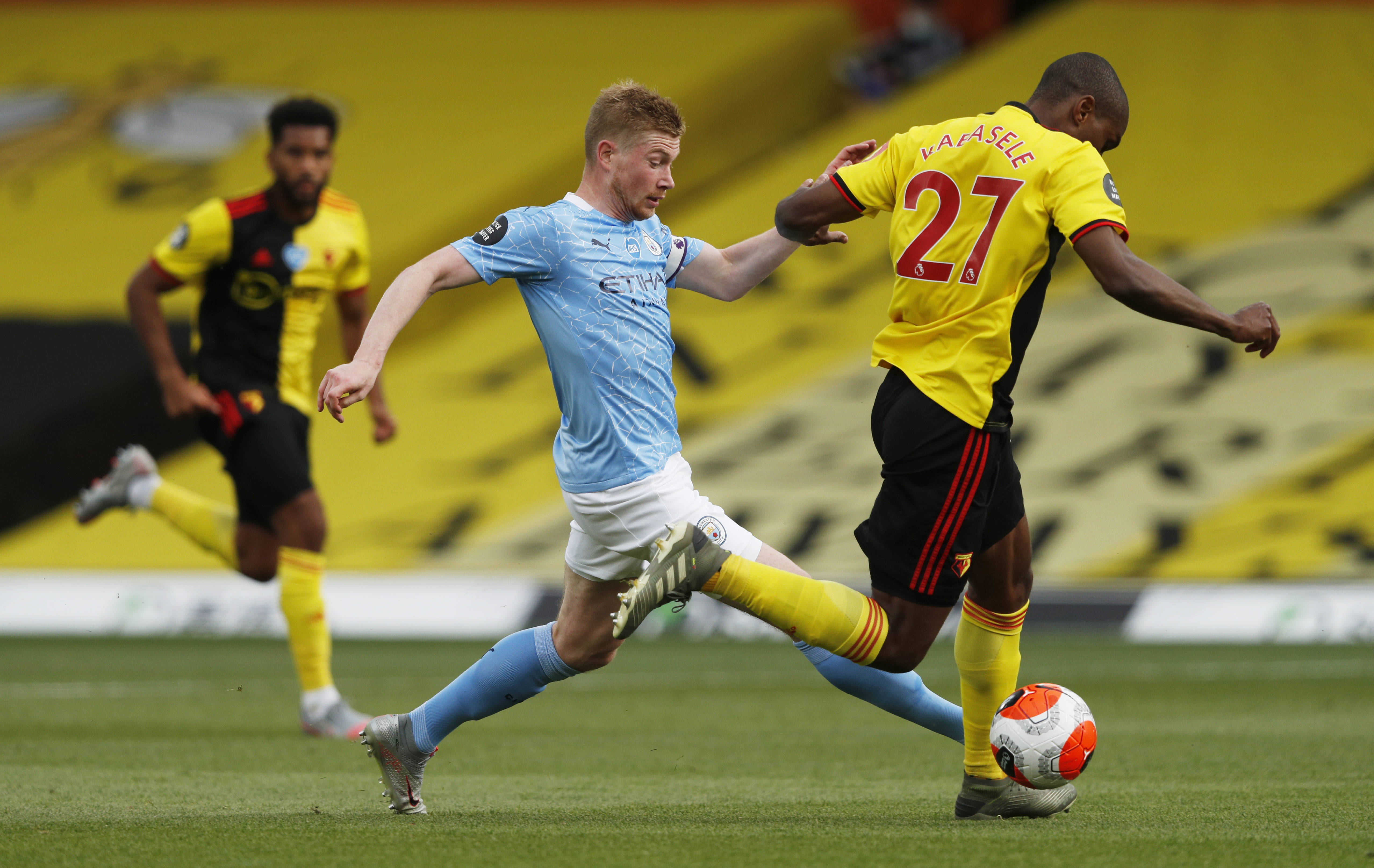 曼城迎战巴黎，精彩对决值得期待