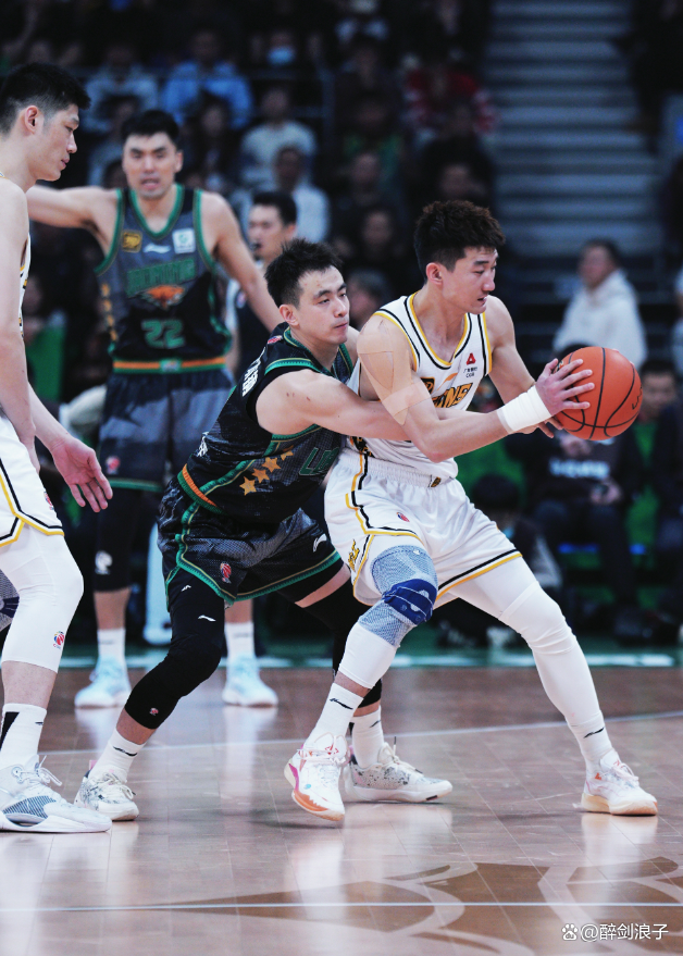 辽宁队突破重围，晋级总决赛