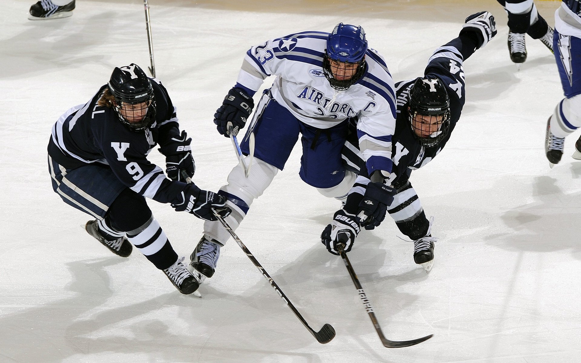 福登关键战不手软，巴拉圭横扫佛罗伦萨的战术启示