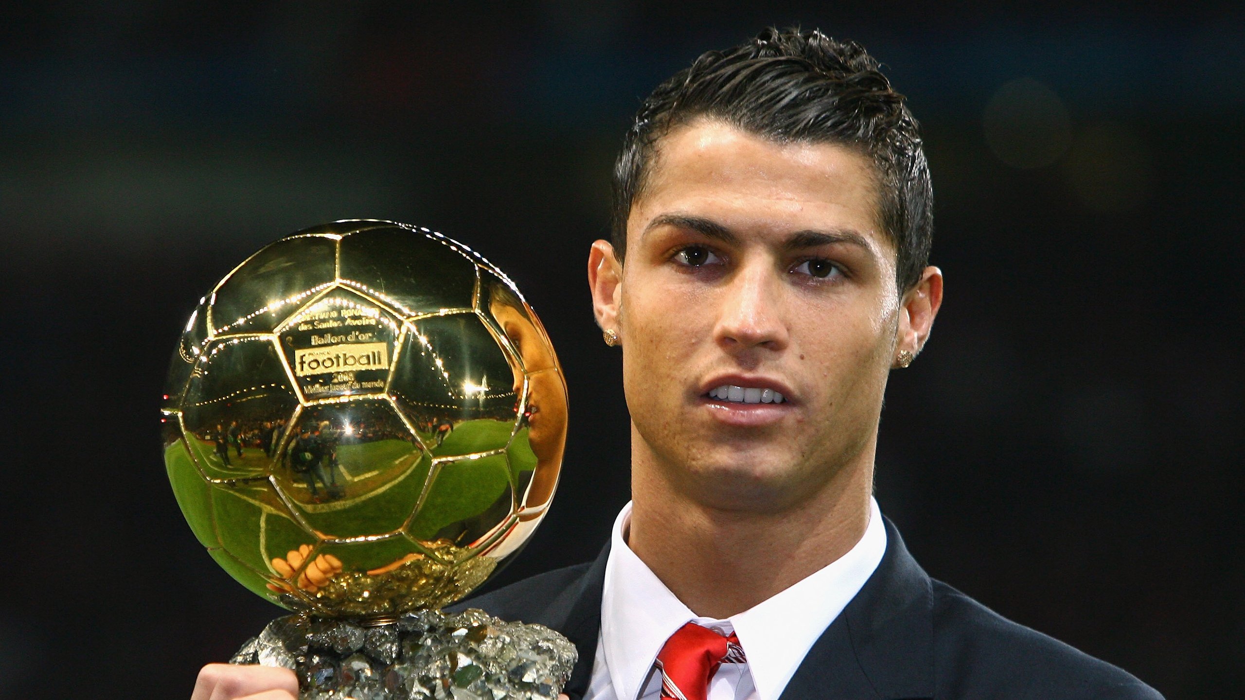 阿尔瓦雷斯完美演绎中场艺术，阿尔及利亚加时鏖战力克几内亚